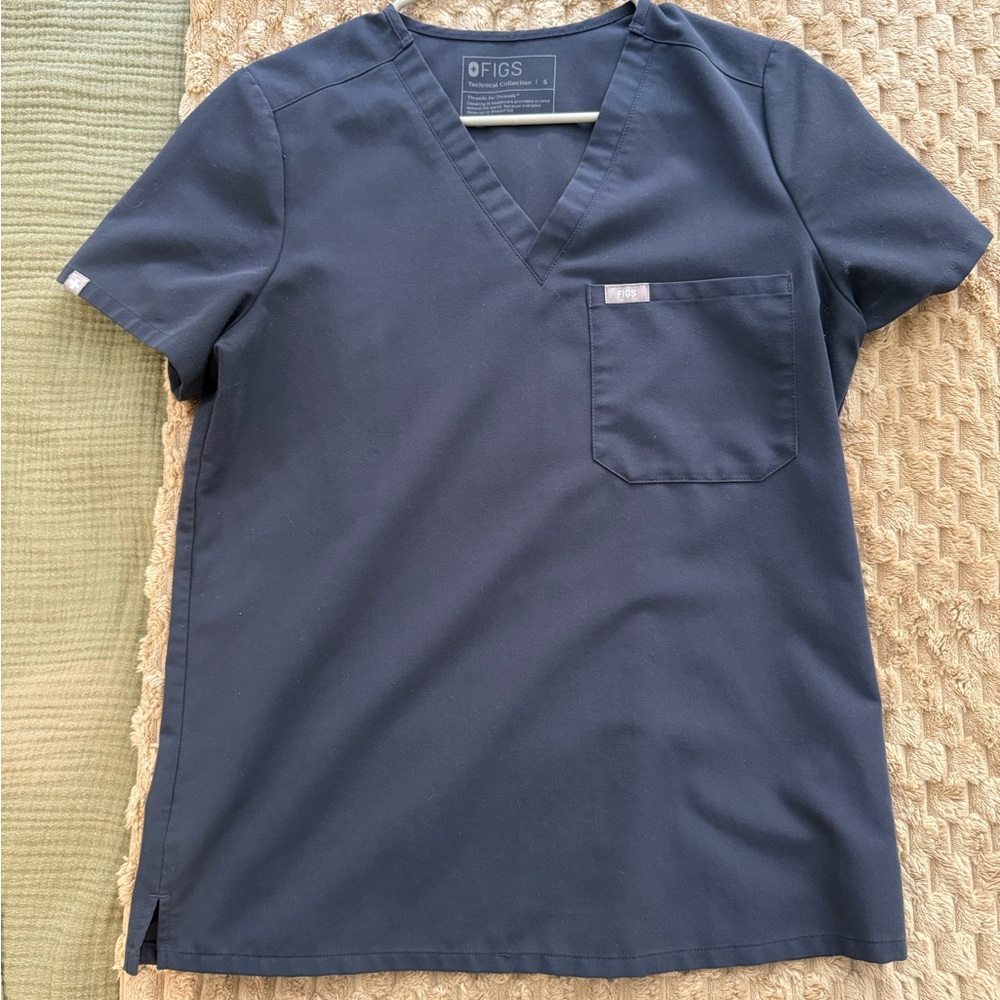 Figs Gray Catarina One-Pocket Scrub Top